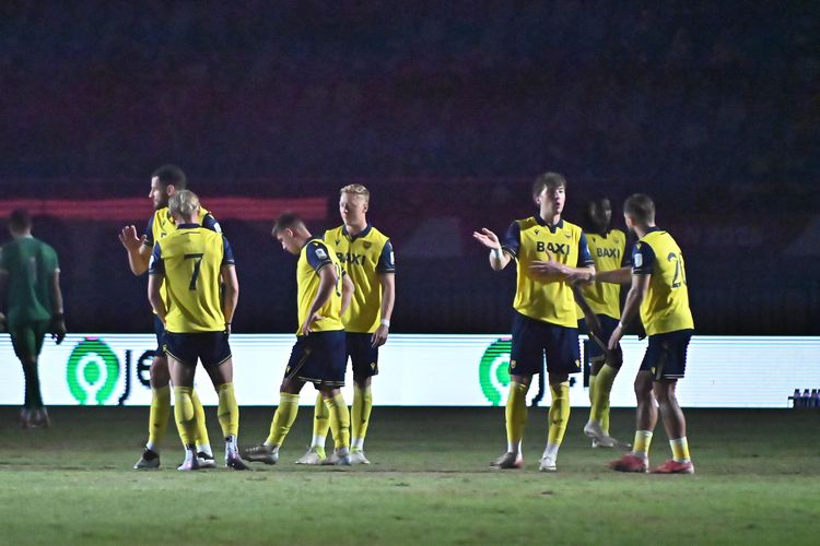 Timnas Indonesia, Ole Romeny, Oxford United, Piala Presiden 2025, Arema FC, Arema FC vs Oxford United, Gary Rowett, ole romeny, BERITA FOTO Arema FC Vs Oxford United: Aksi Ole Romeny, Starter, Gol, Hingga Cedera