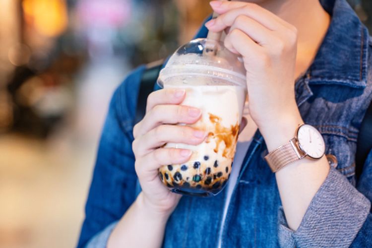 cara menurunkan berat badan, manfaat air putih, air putih untuk diet, air putih untuk turunkan berat badan, cara minum air putih agar berat badan turun, manfaat air putih untuk diet, 5 Manfaat Minum Air Putih untuk Turunkan Berat Badan, 1. Menekan nafsu makan, 2. Meningkatkan pembakaran kalori, 3. Mengurangi asupan kalori dari minuman lain, 4. Membantu proses pembakaran lemak, 5. Meningkatkan performa saat berolahraga