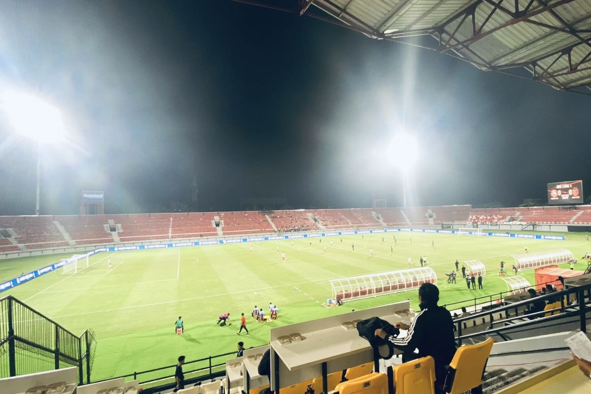 Arema FC, Stadion Kanjuruhan, Arema FC vs Persebaya, Stadion Kapten I Wayan Dipta, Tragedi Kanjuruhan, Derbi Jatim Arema FC vs Persebaya Pindah Kandang demi Keamanan