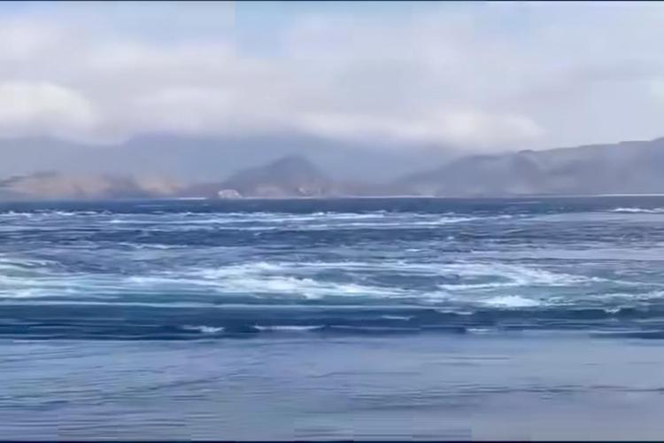 Wisata ke Perairan NTT, Waspada Gelombang Tinggi hingga 2,5 Meter