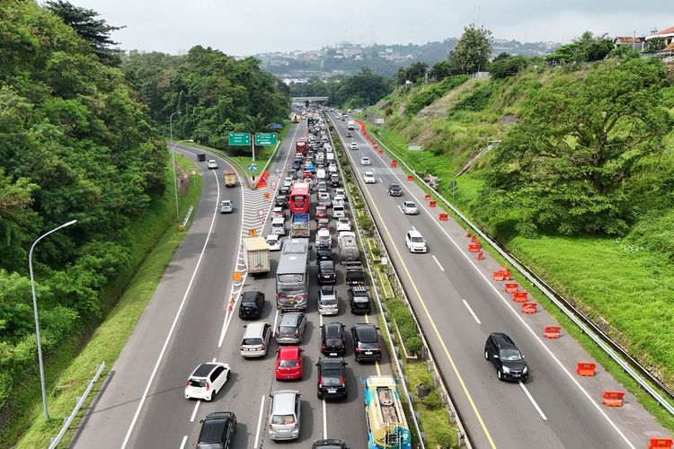 mudik, Mudik Lebaran, Lebaran 2025, 2,1 Juta Kendaraan Tinggalkan Jakarta Selama Arus Mudik Lebaran 2025
