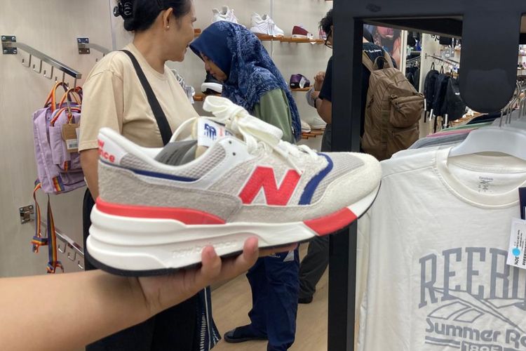 New Balance, Tips Tetap Hangat dan Modis Saat Musim Hujan