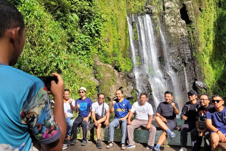 Baturraden, Sensasi Hiking di Hutan Baturraden, Diakhiri Berenang di Curug Tirtasela