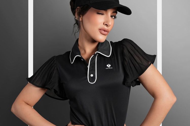 tasya farasya, outfit padel, Outfit Tasya Farasya, outfit olahraga, inspirasi gaya sporty, inspirasi outfit olahraga, style tasya farasya, 5 Gaya Tasya Farasya yang Sporty, Tetap Stylish di Lapangan, 1. Soft pink look yang feminin, 2. Sporty kasual dengan dress navy, 3. Dress serba putih, 4. Crop jaket ungu dan rok mini, 5. Monokrom hitam putih