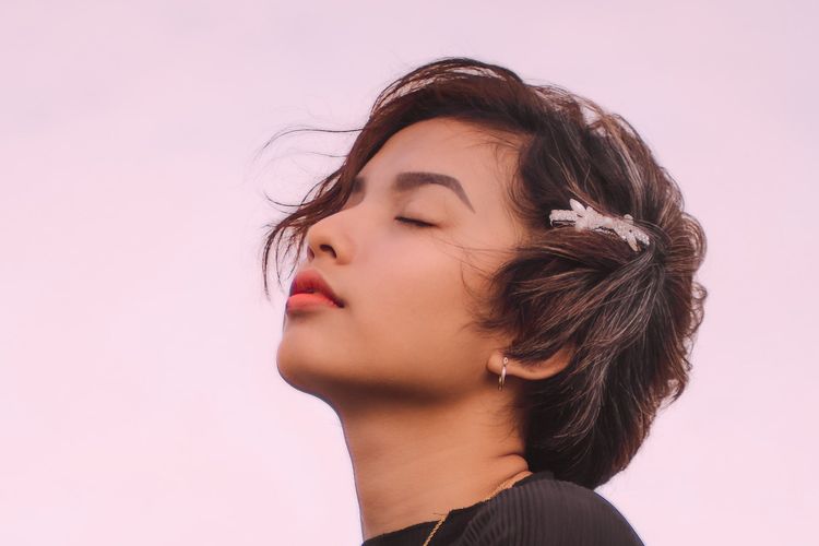 Potongan rambut, 5 Tren Potongan Rambut Tahun Ini dengan Gaya Natural dan Chic, 1. Bixie, 2. Bob yang lembut dan natural, 3. Italian bob, 4. Curtain cut, 5. Pixie shag