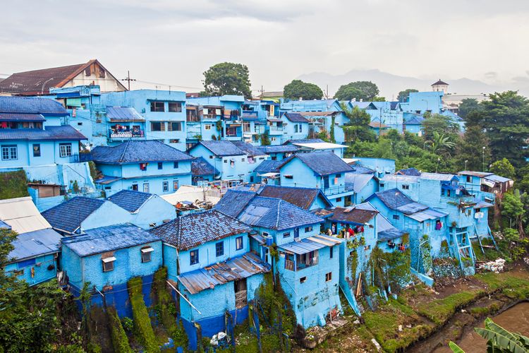 itinerary Malang, kuliner malang legendaris, trip surabaya malang, kereta api surabaya malang, Trip Kilat ke Malang dari Surabaya Naik Kereta, Ini Wisata Serunya!, Taman Trunojoyo, Kampung Warna-Warni Jodipan, Monumen Juang 45 Malang, Kampung Biru Arema dan Alun-Alun Tugu, Makan Siang Dekat Stasiun, Camilan Sore atau Oleh-Oleh, Kembali ke Stasiun dan Naik Kereta Pulang