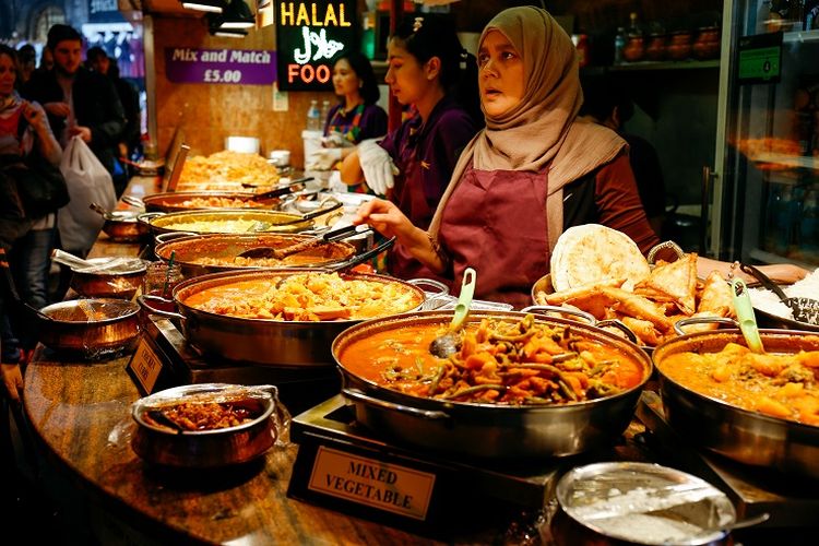 berapa lama mengurus sertifikat halal makanan, berapa lama waktu pengurusan sertifikat halal, Berapa hari BPJPH menerbitkan sertifikat halal, apa itu bpjph halal, Urus sertifikasi halal dimana, Berapa Lama Proses Sertifikasi Halal Makanan? Begini Tahapannya, 1. Daftar di situs Sistem Informasi Halal (SiHALAL), 2. Verifikasi dokumen oleh BPJPH, 3. LPH melakukan pemeriksaan halal, 4. Ketetapan halal oleh Komisi Fatwa MUI