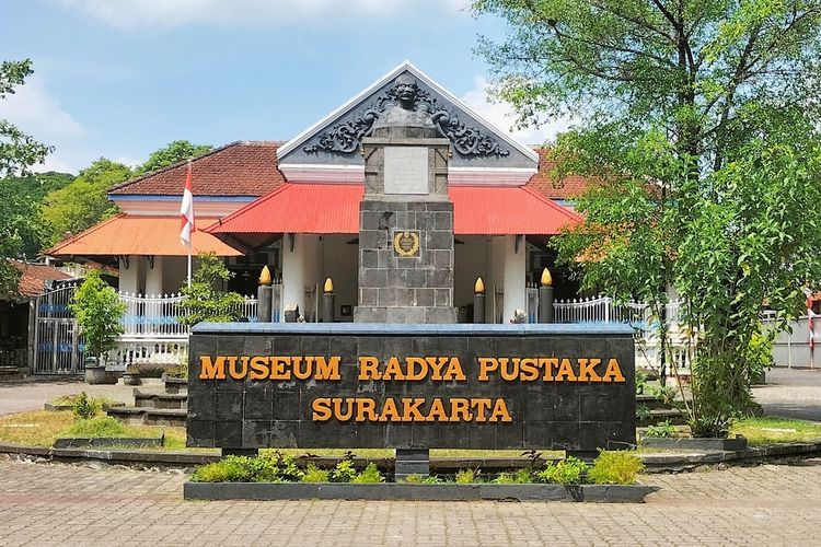 Paskah, tempat wisata di Solo, libur Paskah, wisata di Solo, Wisata di Solo, libur paskah, rekomenasi liburan di solo, 8 Tempat Wisata di Solo dari Museum hingga Taman, Kunjungi Saat Libur Paskah, 1. Keraton Solo, 2. Museum Radya Pustaka, 3. Solo Safari, 4. Masjid Raya Sheikh Zayed, 5. Museum Lokananta, 6. Museum Keris Solo, 7. Taman Balekambang, 8. Monumen Pers Nasional