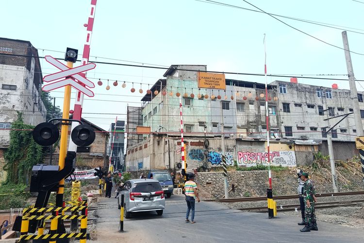 Kemenhub, KNKT, pelintasan sebidang, kecelakaan, flyover, kereta api, Soal Kecelakaan Kereta di Bekasi, Ini Kata Menhub