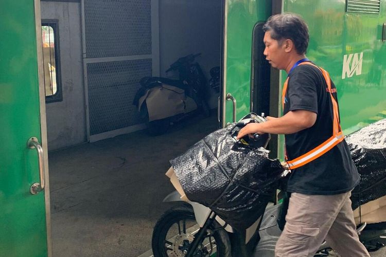 Kereta Api, Motis, roda dua, motor, Lebaran 2026, Kemenhub Sebut Angkutan Motor Gratis via Kereta Lampaui Target