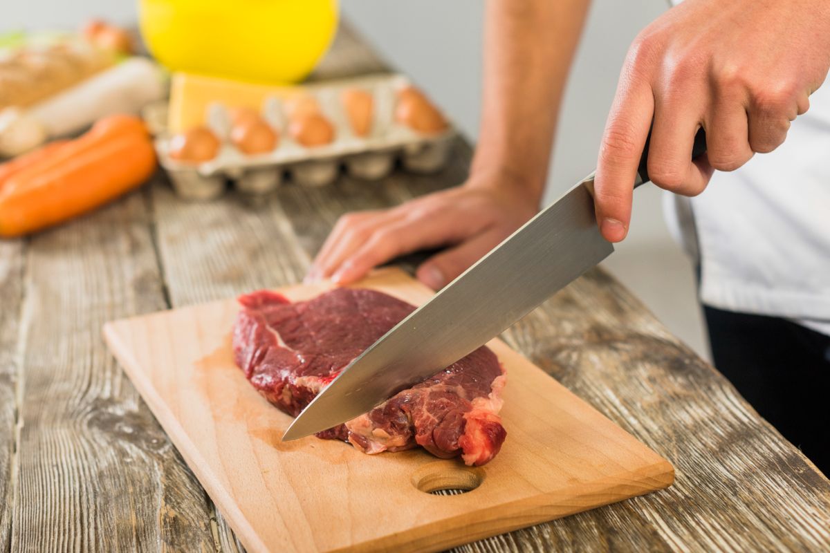 bau amis, daging, Tips Menghilangkan Bau Amis Daging di Wadah Plastik dan Alat Masak Secara Alami
