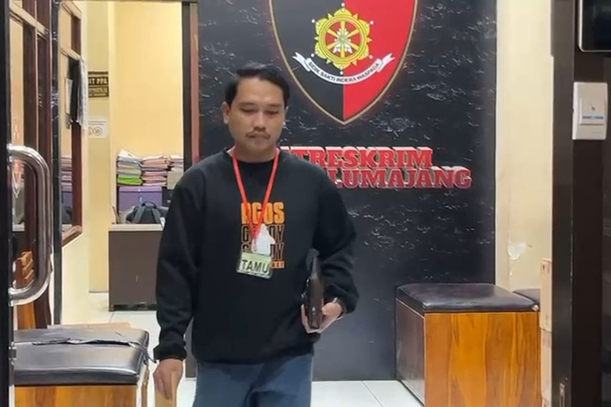 Lumajang, doxing, influencer, Doxing, paket COD tidak sesuai, paket COD datang tanpa dipesan, paket COD, influencer lumajang, Doxing di Lumajang, TikToker Terima Paket COD Senilai Rp 20 Juta Tanpa Pernah Memesan, Daftar Barang dan Modus Pelaku, Diduga Terkait Aktivitas Media Sosial, Polisi Terima Laporan Doxing, Lakukan Pemeriksaan, Pemeriksaan di Polres Lumajang