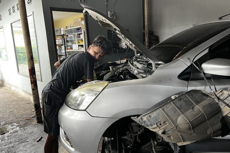 mobil, transmisi matik, matik, oli matik, Mobil matik, Kapan Sebaiknya Ganti Oli Transmisi Mobil Matik?