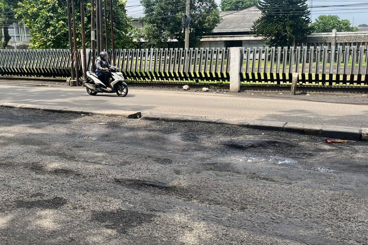 Safety Riding, lubang di jalan, jalan berlubang, Salah Hadapi Jalan Berlubang Bisa Celaka, Ini Kata Ahli