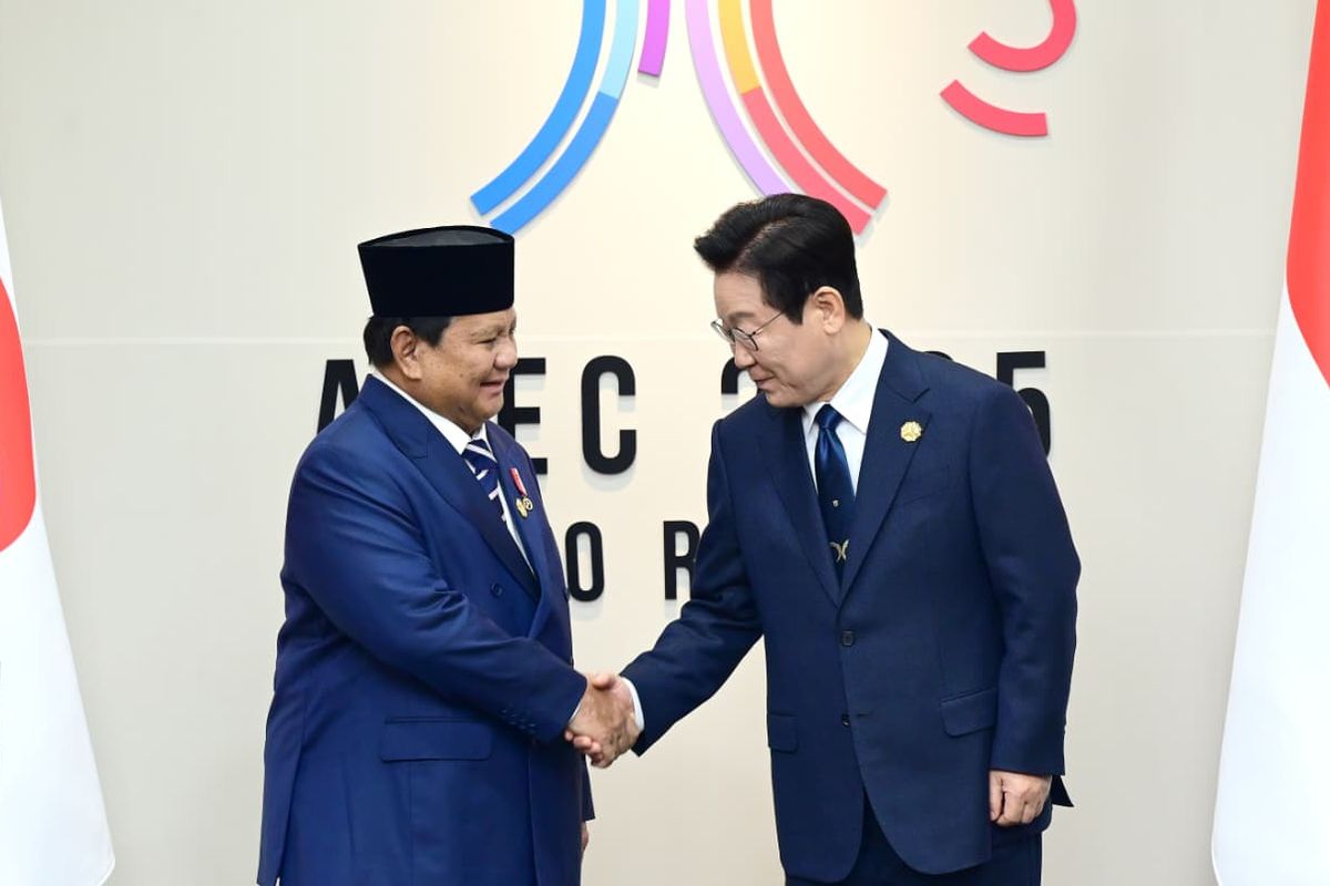 prabowo subianto, K-pop, presiden korea selatan, Presiden Prabowo, KTT APEC 2025, Presiden Prabowo Apresiasi K-Pop dalam Pertemuan Bilateral dengan Presiden Korsel
