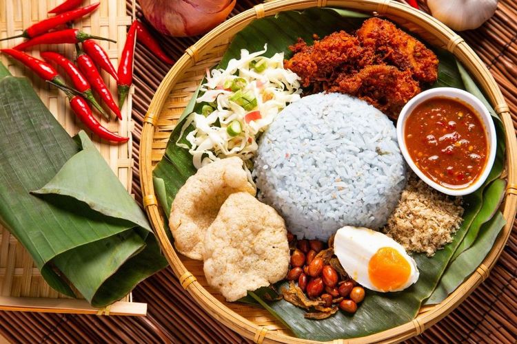 Kota Prabumulih, makanan Prabumulih, makanan khas Prabumulih, kuliner Prabumulih, oleh-oleh Prabumulih, 9 Makanan Khas Kota Prabumulih, Cocok untuk Kuliner hingga Oleh-oleh, Mi cobek pedas, Tahok tutok, Nasi gemuk, Sambal nanas, Pindang tulang, Bolu gulung nanas