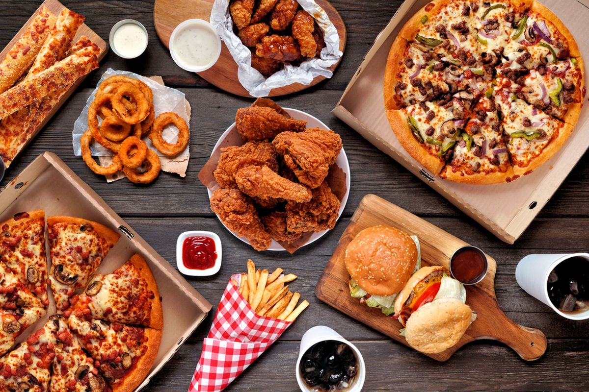 promo makanan hut ri, promo kuliner agustus 2025, diskon restoran kemerdekaan, makan hemat hut ri, menu spesial agustus, 37 Promo Makanan HUT RI Agustus 2025, Bebas Kuota Harian!, 1. Bakmi GM, 2. Bakso Malang Karapitan, 3. Chopstix, 4. Gokana Ramen and Teppan, 5. Grillman, 6. Haidilao, 7. Ichiban Sushi, 8. Lazatto, 9. Lawson, 10. Marugame Udon, 11. Platinum Resto, 12. Raa Cha Suki and BBQ, 13. Ramen 38 Sanpachi SCBD, 14. Sushi Kun, 15. Rachapon, 16. Roti’O, 17. Tous Le Jours, 18. Wingstop, 19. Sour Sally, 20. Leechadol Korean BBQ, 21. Chanba Private Room Japanese Grill, 22. ISMAYA Group (Social House, Social Garden, Osteria Gia, Semaja), 23. Godiva, 24. Toko Daging Nusantara, 25. Shihlin Taiwan Street Snacks, 26. A&amp;W, 27. HokBen, 28. Burger Bangor, 29. Ichiban Sushi (umum), 30. Pizza Hut, 31. Pepper Lunch, 32. J.CO Donuts &amp; Coffee, 33. Starbucks, 34. Auntie Anne’s, 35. Baskin Robbins, 36. KFC Indonesia, 37. Domino’s Pizza