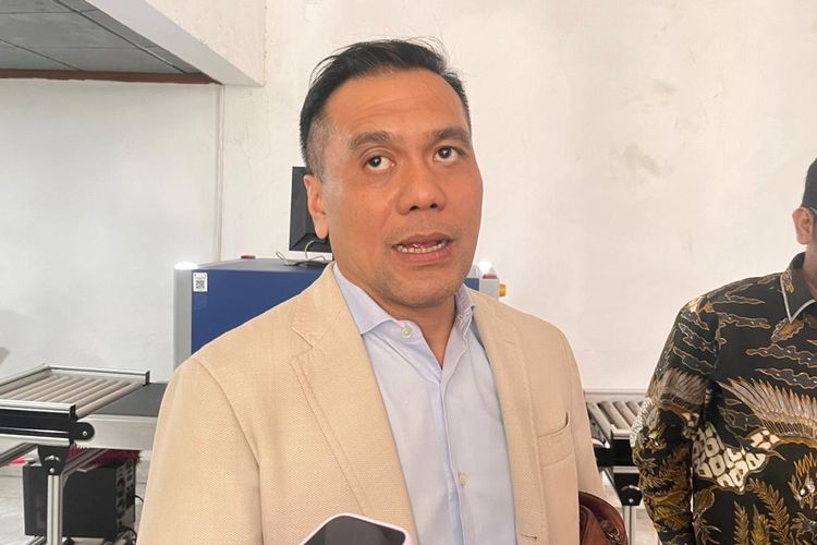 Pemprov DKI Jakarta, KPAI, Komisi Perlindungan Anak Indonesia, medsos, pembatasan media sosial, melek digital, ledakan SMAN 72 Jakarta, ledakan SMAN 72, KPAI Ingatkan Pentingnya Edukasi Digital, Cegah Anak Terpapar Konten Berbahaya, Edukasi digital demi melindungi anak di dunia maya, Edukasi digital pada anak, kenapa penting?, Edukasi digital pada orangtua dan wali, Edukasi digital pada pihak sekolah, Rencana Pemprov DKI Jakarta batasi akses anak ke konten berbahaya