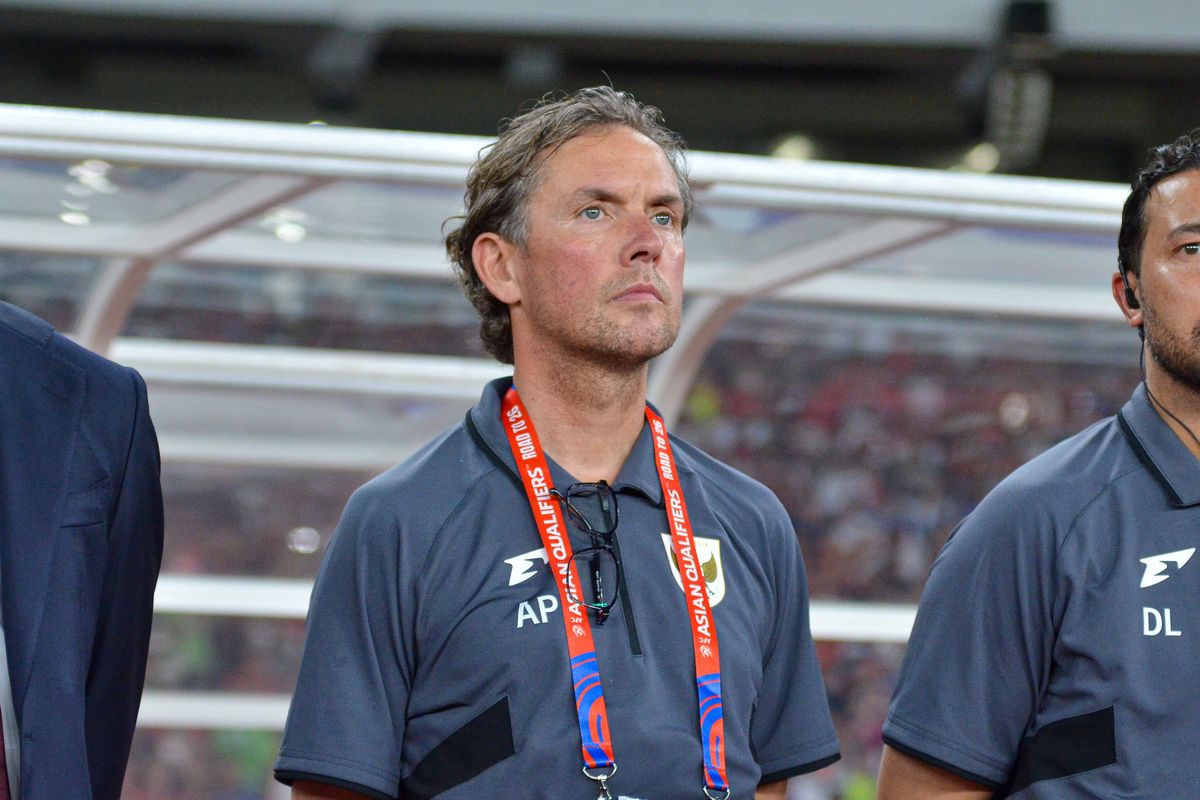timnas Indonesia, Alex Pastoor, Manchester United, Liga Europa, Man United vs Lyon, Bryan Robson, Timnas Indonesia, liga eropa, Asisten Pelatih Timnas Indonesia Alex Pastoor Amati Laga Man United di Old Trafford