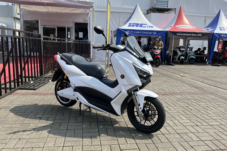 Motor Listrik, GIIAS 2025, motor listrik, Wedison EdPower, fast charging, Wedison EdPower: Motor Listrik Terbaru di GIIAS 2025, Wedison Memperkenalkan Motor Listrik Terbaru di GIIAS 2025, Kenyamanan Berkendara yang Memuaskan, Suspensi yang Menjamin Kenyamanan, Fitur Fast Charging yang Menarik, Harga yang Terjangkau
