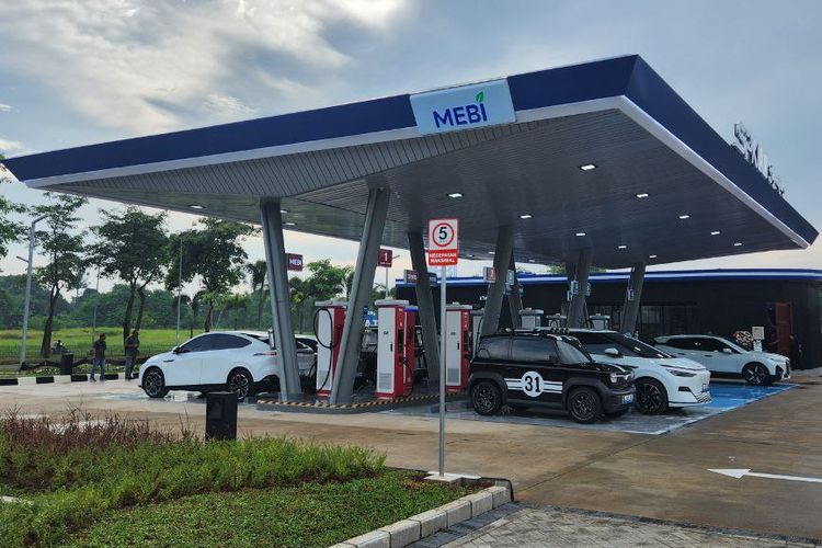 Huawei, mobil listrik, Tangerang, SPKLU, SPKLU Berpendingin Cairan Pertama di Indonesia Hadir di Tangerang