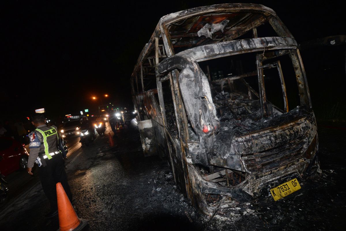 KNKT, proses pirolisis, Soerjanto Tjahjono, kebakaran bus, soerjanto tjahjono, Proses pirolisis, KNKT Ungkap Penyebab Kebakaran Bus yang Mengejutkan