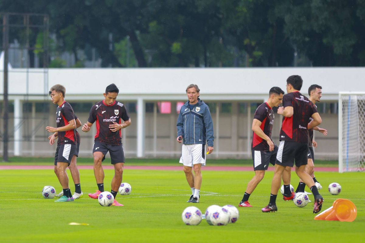 Timnas Indonesia, Ajax, Eredivisie, Alex Pastoor, Ajax Amsterdam, Timnas, Liga Belanda, Respons Pundit Belanda Soal Alex Pastoor Didukung Jadi Pelatih Ajax