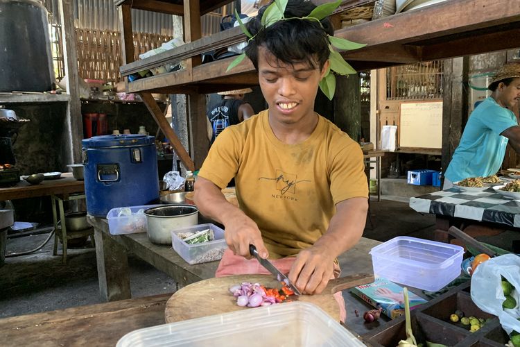 cara membuat sambal matah, Cara Membuat Sambal Matah Sederhana, cara membuat sambal matah bali, cara membuat sambal matah sederhana tanpa serai, cara membuat sambal matah agar tahan lama, Cara Membuat Sambal Matah Bali agar Renyah, Jangan Siram Minyak Panas