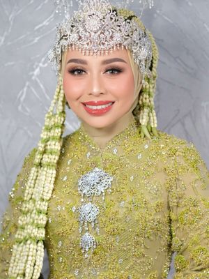 Maula Akbar Mulyadi, Putri Karlina, anak dedi mulyadi menikah, Maula Akbar Mulyadi menikah, Pernikahan anak Dedi Mulyadi, maula akbar anak dedy mulyadi, maula akbar mulyadi, anak dedy mulyadi menikah, anak dedy mulyadi nikahi wabup garut, anak dedi mulyadi, 7 Detail Outfit Maula Akbar Anak Dedi Mulyadi dan Putri Karlina, Nuansa Lime, 1. Siger modern bertabur kilau, 2. Untaian melati, 3. Kebaya lime full payet, 4. Beskap warna champagne, 5. Selop payet, 6. Totopong, 7. Makeup fresh