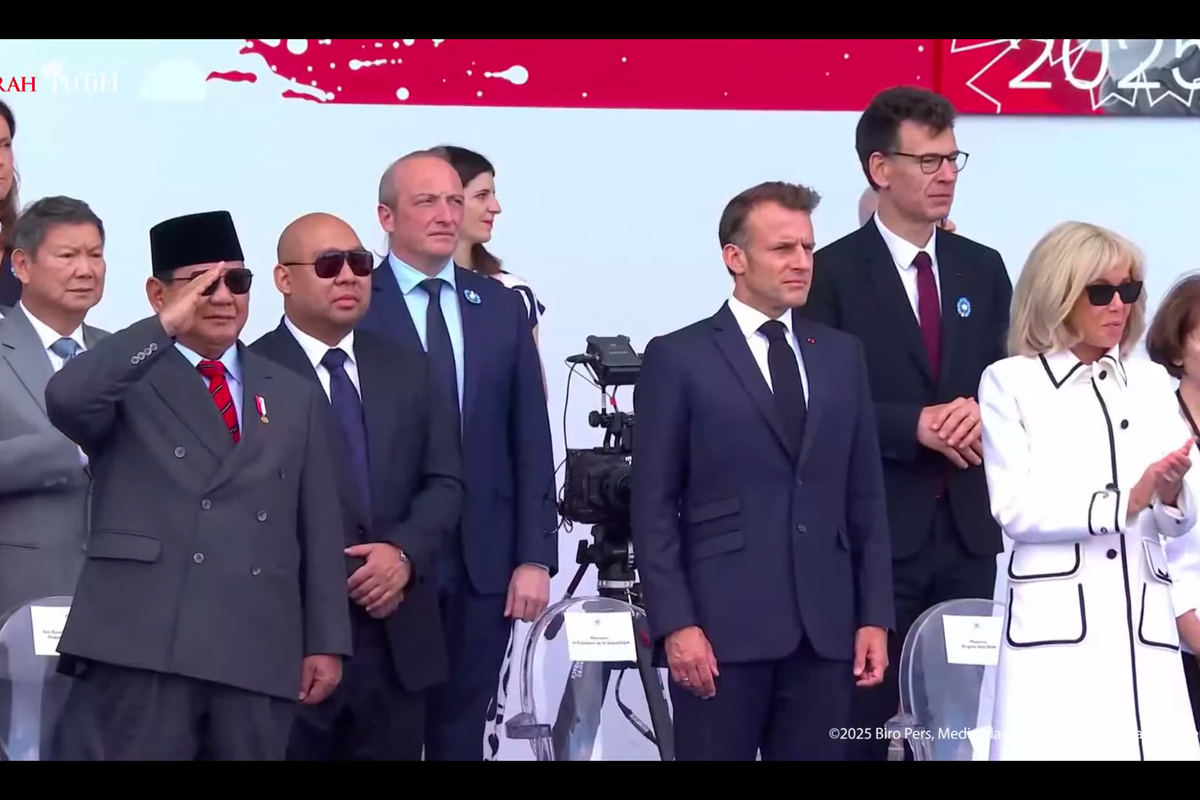 Prabowo Subianto, Hari Nasional Prancis, Bastille Day, Presiden Macron, Bastille Day 2025, prabowo subianto, presiden macron, bastille day 2025, hari nasional prancis, Prabowo Subianto Catat Sejarah di Bastille Day, Jadi Presiden RI Pertama yang Hadir, Berdiri di Samping Macron, Prabowo Terima Penghormatan Khusus, Macron Bangga Tentara Indonesia Tampil di Bastille Day, Kontingen Indonesia Jadi Barisan Pembuka Parade Militer, Tokoh Dunia Hadir di Bastille Day