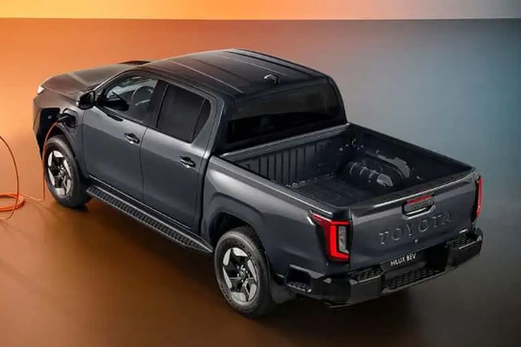 Toyota, Hilux, Pikap Kabin Ganda, Hilux BEV, Hilux Travo, Toyota Hilux EV Meluncur, Jarak Tempuh 240 Km