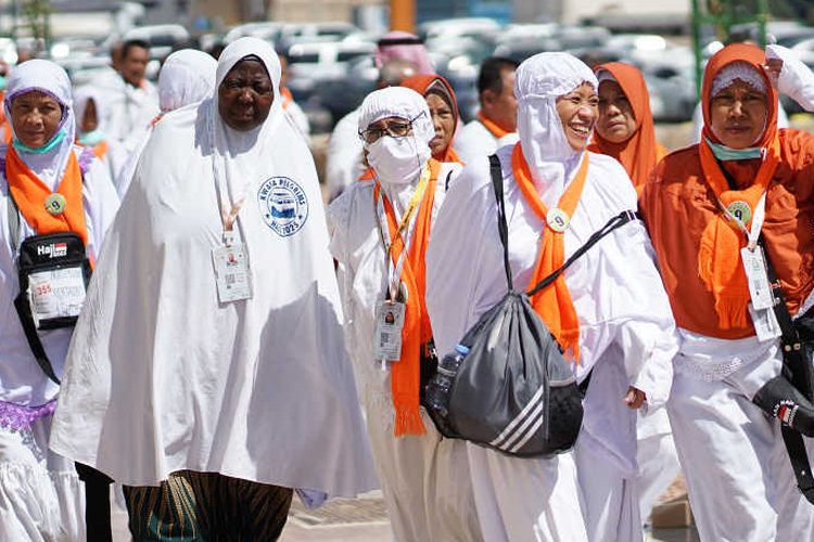 visa haji furoda 2025, Biaya haji furoda 2025, biaya haji furoda 2025, visa haji furoda adalah, kenapa biaya haji furoda mahal, kenapa visa haji furoda 2025 tidak terbit, Penyebab Visa Haji Furoda Tidak Terbit, Kerugian, dan Opsi Refund, Apa itu visa haji furoda?, Berapa biaya haji furoda?, Mengapa visa haji furoda 2025 tidak terbit?, Kapan seharusnya visa haji furoda terbit, Mengapa haji furoda mahal?, Berapa kerugian akibat visa haji furoda tidak terbit?, Bagaimana nasib calon jemaah haji furoda?