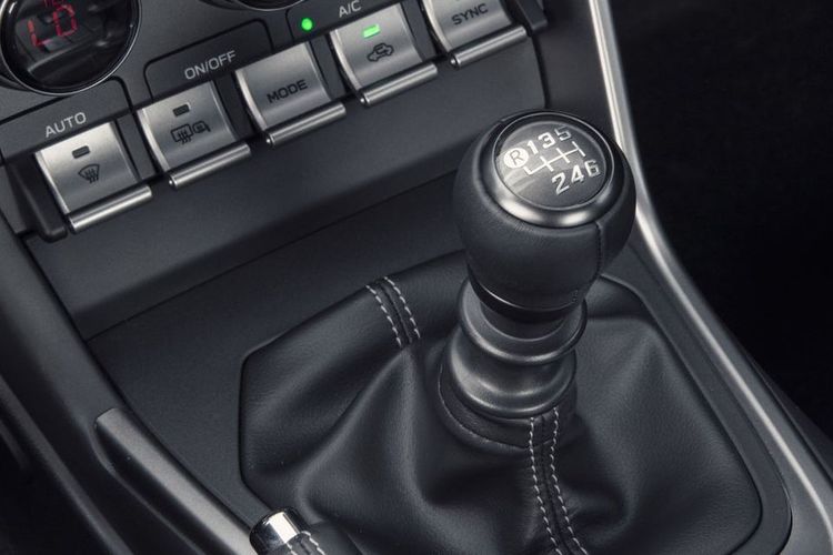 Toyota, kendaraan listrik, Toyota Masih Rancang Transmisi Manual buat Mobil Listrik