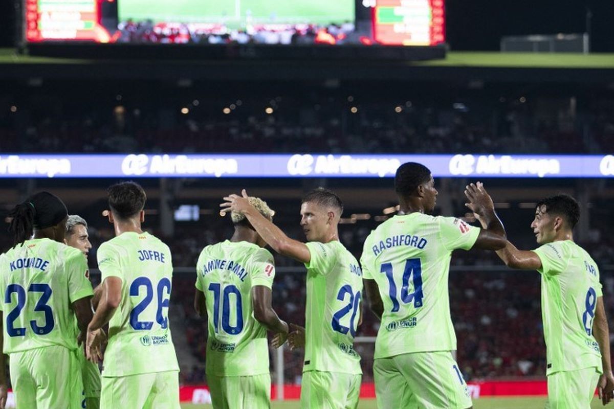 Barcelona, Manchester City, Liga Inggris, Premier League, Bursa Transfer, Man City, Chelsea, Dro Fernandez, Manchester City dan Chelsea Perebutkan Bintang Muda Barcelona