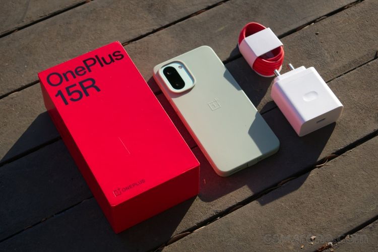 OnePlus, OnePlus 15, flagship, OnePlus 15R, baterai jumbo, Qualcomm, Snapdragon 8 Gen 5, Harga OnePlus 15R, HP Flagship OnePlus 15R Debut Global, Harga mulai Rp 12 Juta