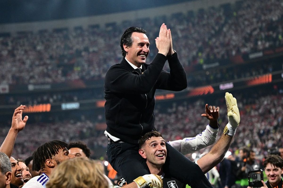 Liga Europa, Freiburg vs Aston Villa, Emiliano Martinez, patah jari, Emi Martinez, final Liga Europa, kiper Timnas Argentina, Saat Emi Martinez Bawa Aston Villa Juara Liga Europa dengan Jari Patah...