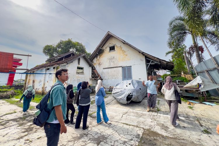 Wonogiri, Walking Tour Sejarah di Wonogiri, Menyusuri Peninggalan Jalur Kereta ke Baturetno, 1. Menara air di depan Masjid Al Ikhlas, 2. Bekas rumah dinas kepala stasiun, 3. Gudang bekas bengkel kereta uap, 4. Bekas gudang logistik, 5. Stasiun Wonogiri