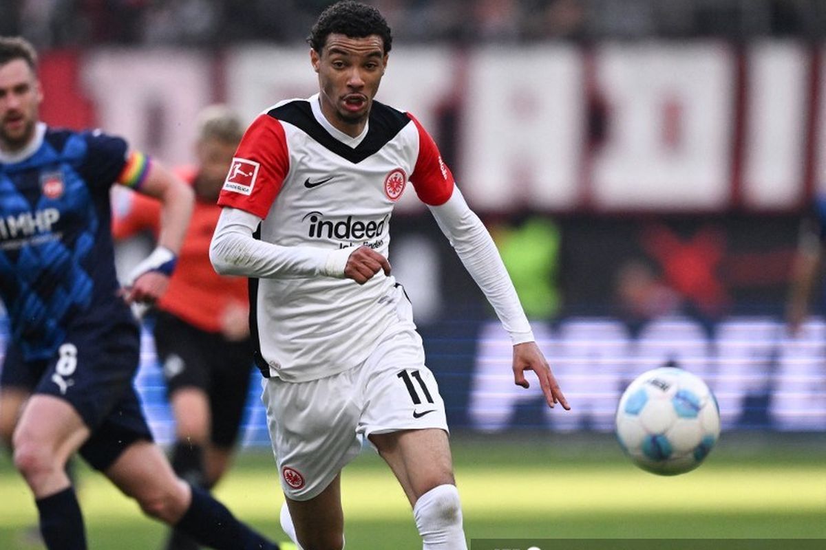 Liverpool, Hugo Ekitike, Eintracht Frankfurt, liverpool, Transfer 2025, Hugo Ekitike Resmi Bergabung dengan Liverpool 2025