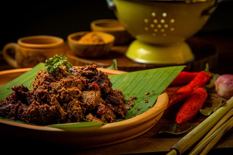 cara hangatkan rendang, cara menghangatkan rendang, cara menghangatkan rendang agar empuk, cara menghangatkan rendang sapi, cara memanaskan rendang, Apakah rendang bisa dihangatkan, Berapa lama waktu memanaskan rendang, Cara Menghangatkan Rendang Sisa Lebaran agar Empuk, 1. Pisahkan rendang, 2. Diamkan rendang sebelum dihangatkan, 3. Pastikan suhu stabil, 4. Aduk perlahan, 5. Tuang sedikit air, 6. Jangan menghangatkan rendang berkali-kali