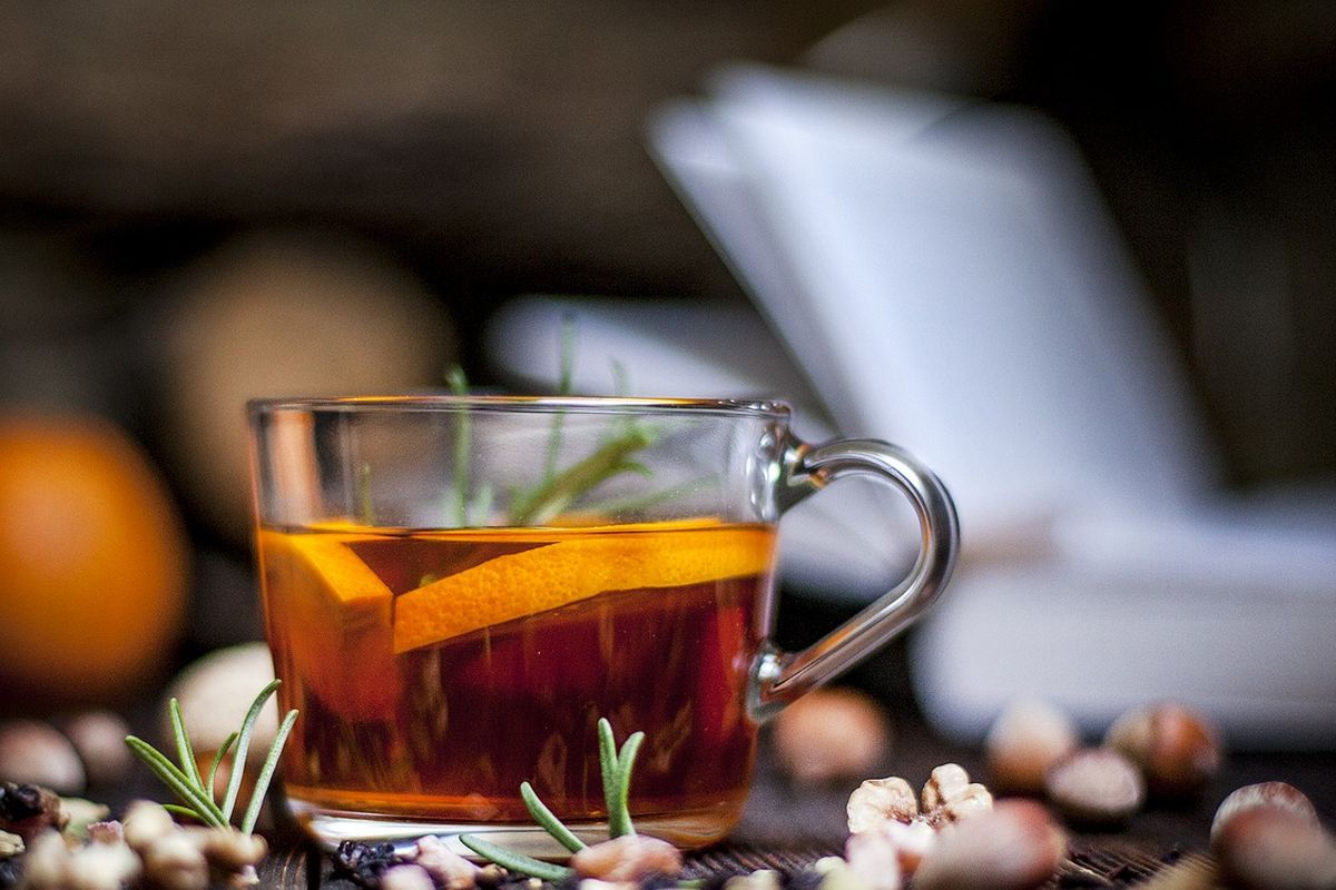 Asam urat, asam urat, minuman herbal, Asam Urat, air lemon, Minuman untuk asam urat, minuman asam urat, 7 Cara Membuat Minuman Herbal untuk Asam Urat, Lengkap dengan Referensi Ahli, 1. Cara membuat minuman dari daun salam, 2. Cara membuat minuman dari seledri, 3. Cara membuat minuman dari air lemon, 4. Cara membuat minuman dari tempuyung, 4. Cara membuat minuman dari meniran, 5. Cara membuat minuman dari sirsak, 6. Cara membuat minuman dari mengkudu, 7. Cara membuat minuman dari daun kemangi