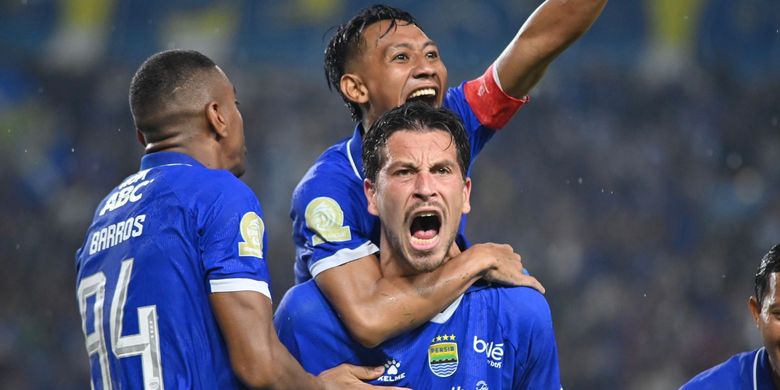 Super League, Persib, Malut United, Persib Bandung, HT Skor Persib Vs Malut United 1-0, Penalti Thom Haye Buat Maung Unggul