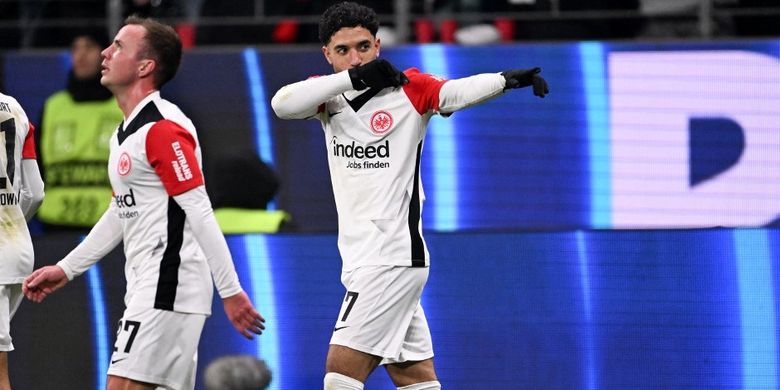 Liga Champions, Barcelona, Eintracht Frankfurt, Barcelona vs Eintracht Frankfurt, Hansi Flick, Dino Toppmoller, UEFA Champions League, Prediksi Barcelona Vs Eintracht Franfkurt di Liga Champions 2025-2026, Rekor Pertemuan dan Modal Tim, Tantangan Cedera dan Kekuatan Tim, Prediksi Susunan Pemain, Prediksi Skor
