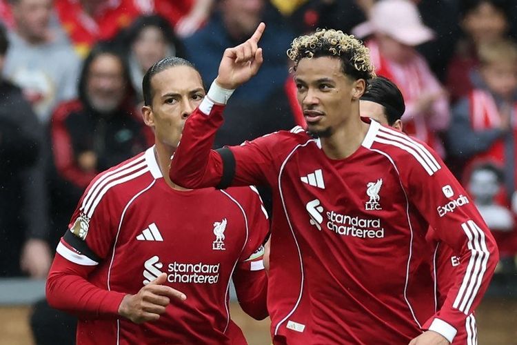 Liverpool, Piala Liga Inggris, Liverpool vs Southampton, Hugo Ekitike, Arne Slot, Pelatih Liverpool Sebut Kartu Merah Hugo Ekitike Bodoh, Sang Striker Minta Maaf