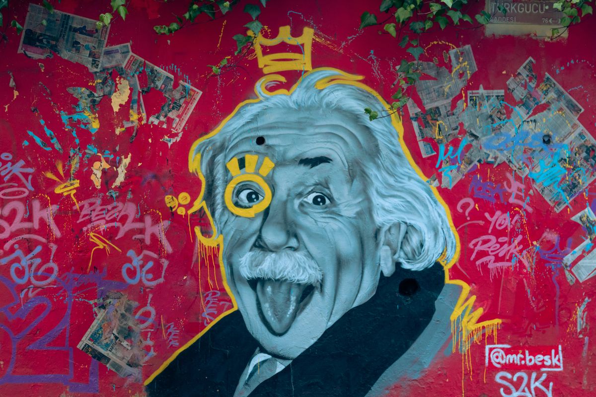 Stephen Hawking, Lao Tzu, Socrates, ciri kecerdasan, ciri orang cerdas, 11 Ciri Kecerdasan Menurut Profesor Psikologi, Lao Tzu, dan Stephen Hawking, 1. Bisa membaca sejak dini, 2. Mudah khawatir, 3. Selalu penasaran, 4. Sedikit berantakan, 5. Anda night owl, 6. Lucu atau humoris, 7. Berpikiran terbuka, 8. Suka menyendiri, 9. Kemampuan beradaptasi dengan perubahan, 10. Tidak sok pintar, 11. Memahami diri sendiri