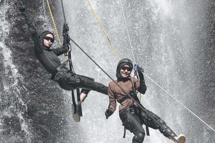 air terjun, Aceh, Menaklukkan Air Terjun Blang Kolam, Wisata Canyoneering 70 Meter yang Viral di Aceh