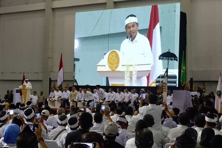 Bekasi, Tri Adhianto, Dedi Mulyadi, Gubernur Jawa Barat, gubernur jawa barat, wali kota Bekasi, kebijakan pendidikan di indonesia terbaru, siswa dilarang membawa hp ke sekolah, dilarang membawa hp ke sekolah, dilarang membawa motor ke sekolah, Alasan Pelajar Bekasi Dilarang Bawa HP Mulai Tahun Ajaran 2025/2026