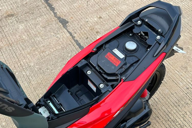 skutik petualang, desain modern, Suzuki Nex Crossover, harga dan aksesori, Kelebihan dan Kekurangan Suzuki Nex Crossover 2024