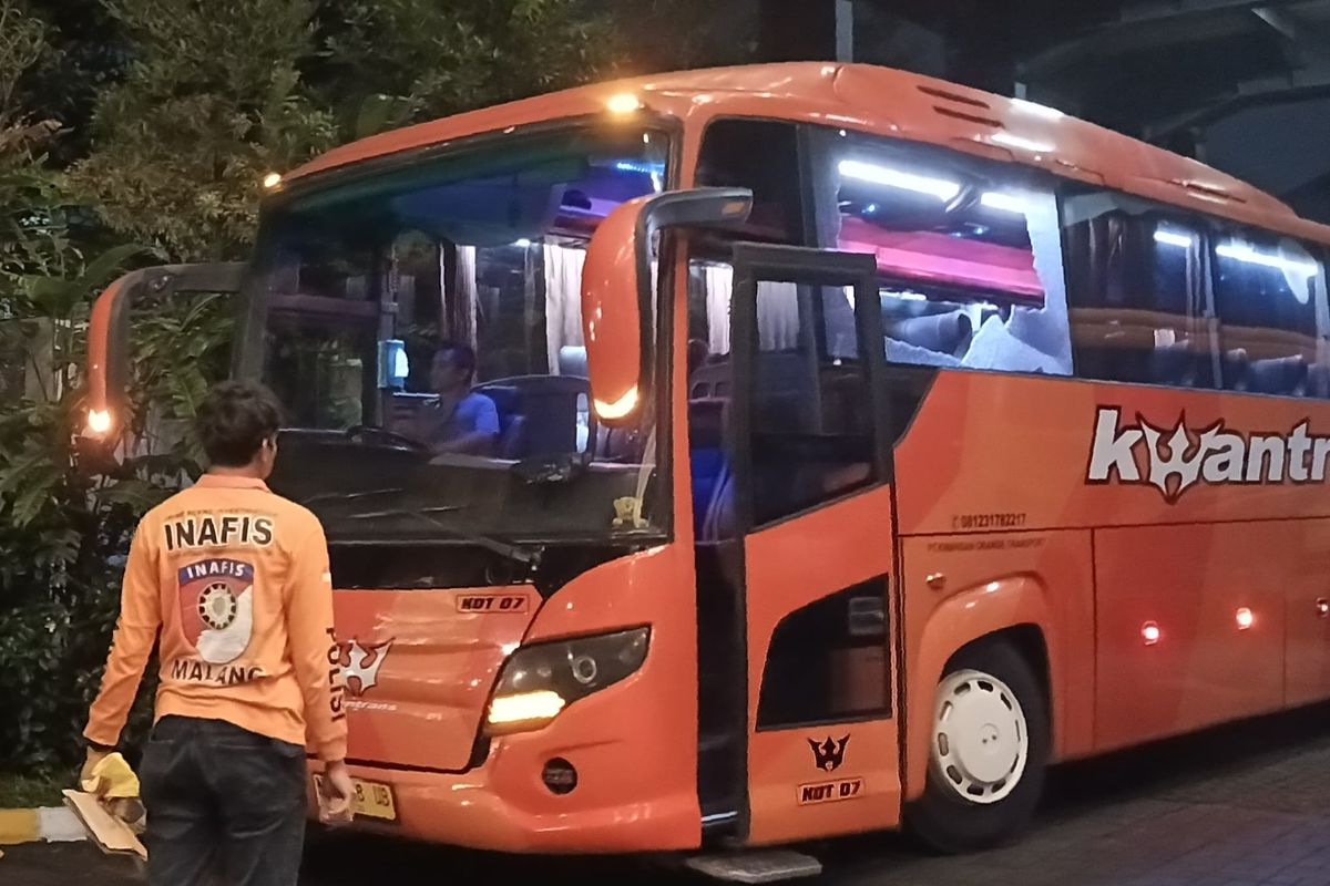 Liga 1 2024-2025, Akmal Marhali, hukum positif, akmal marhali, pelemparan batu bus Persik Kediri, Pelemparan Bus Persik Harus Diproses Hukum, Pelaku Wajib Dipublikasikan