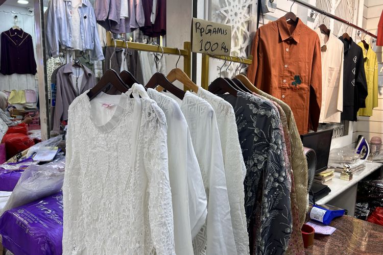 10 Rekomendasi Toko Busana Muslim Murah di Tanah Abang, 1. Pop Star Starla, 2. Mileea.id, 3. Amanah Collection, 4. Kintamani, 5. Eunique Boutique, 6. Lancar Fashion, 7. Su’Nie by Niche, 8. Zhifara Muslim Wear, 9. Attin Collection, 10. Sonia Moeslim