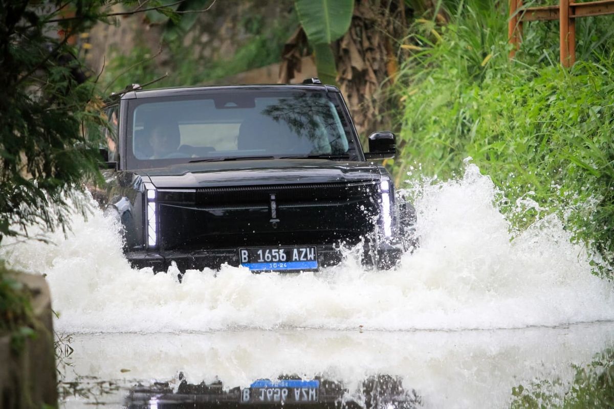 Chery, genangan air, mobil listrik, baterai mobil listrik, Jangan Sembarangan Terobos Banjir, Ini Panduannya